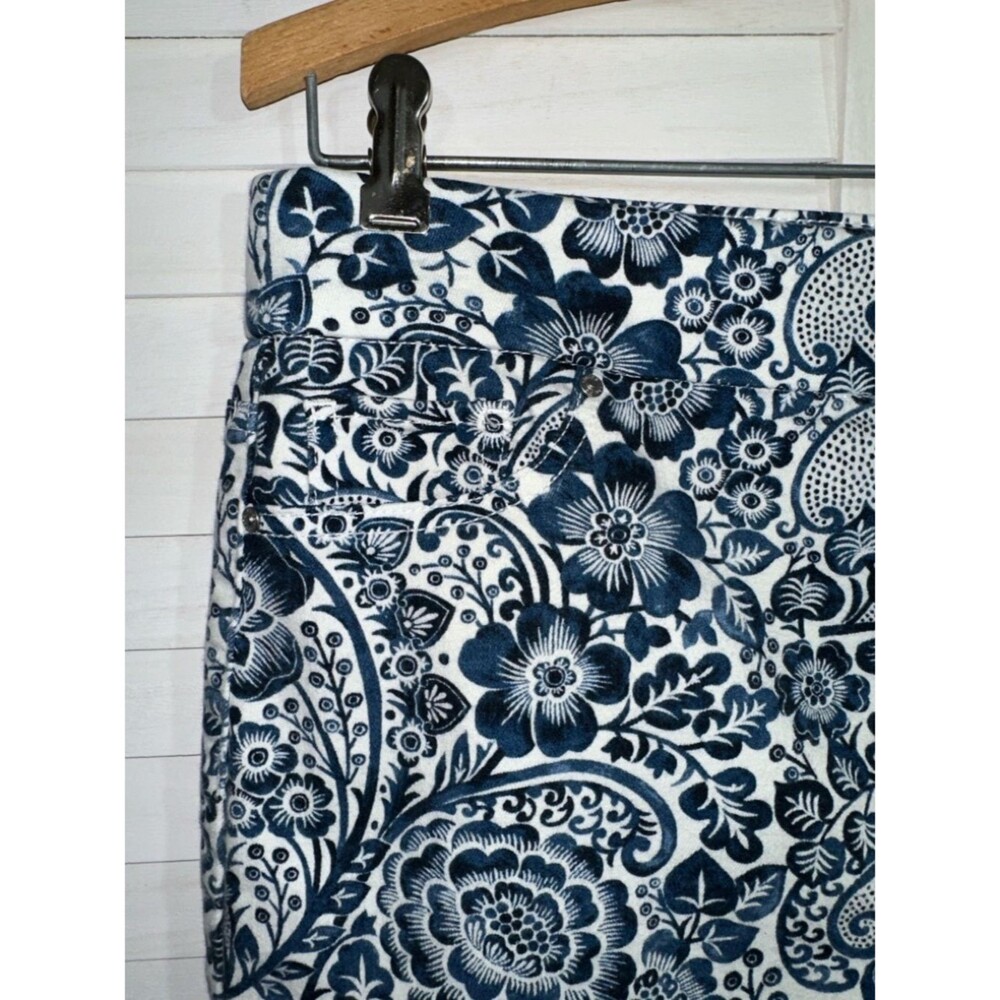 Chico's Skort Size 6 Navy and White Denim - Picture 3 of 11